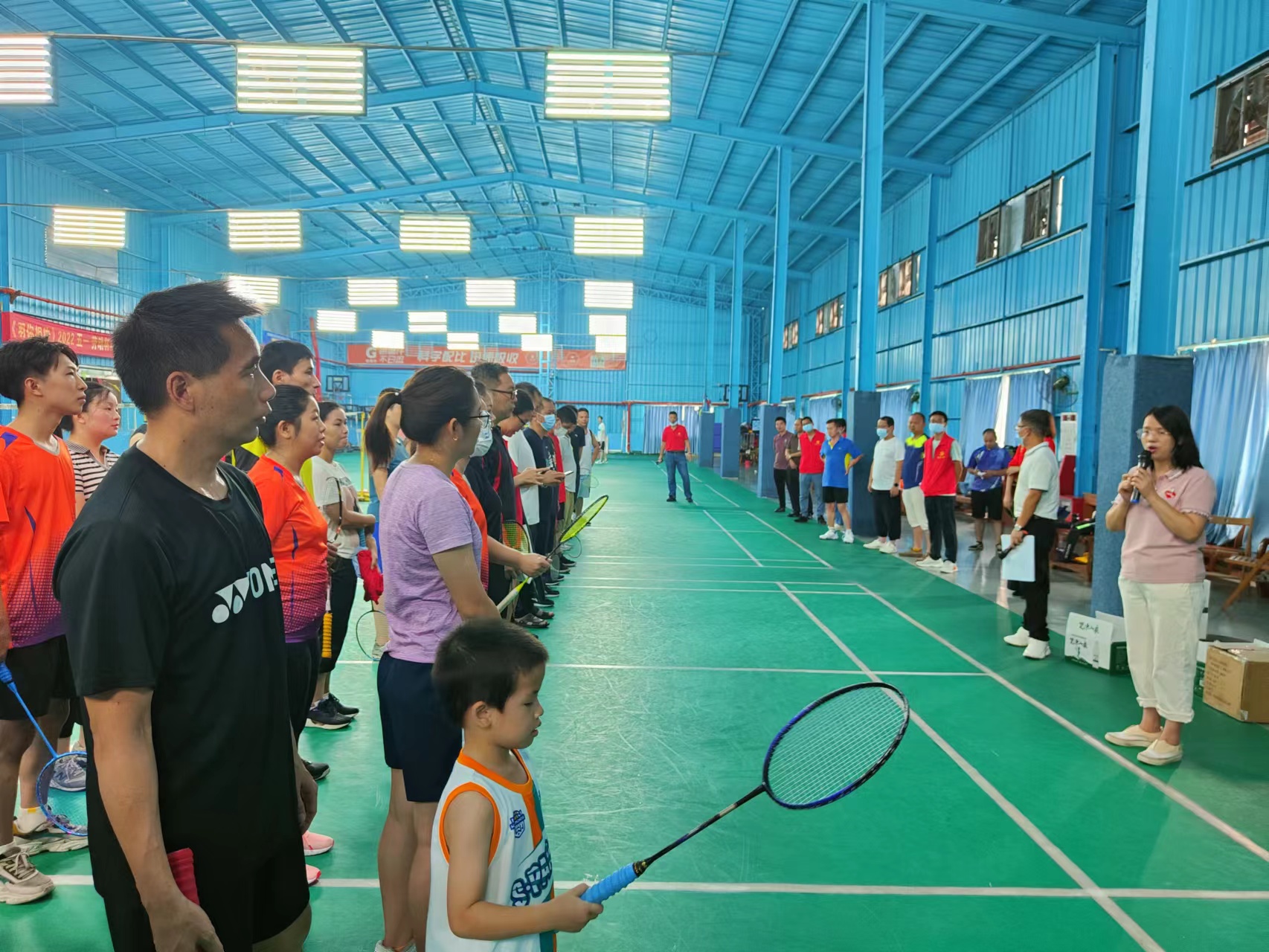2.“羽”你同行，与党同心——羽毛球友谊赛.jpg